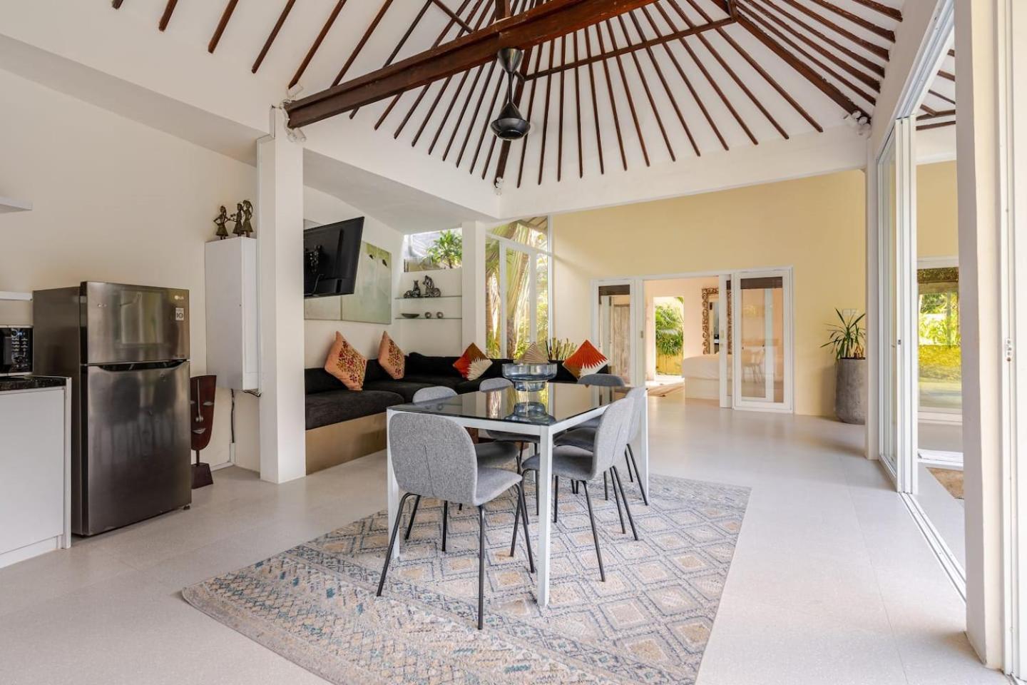 Villa Sitara, Sitara Villa Group Семиньяк Экстерьер фото